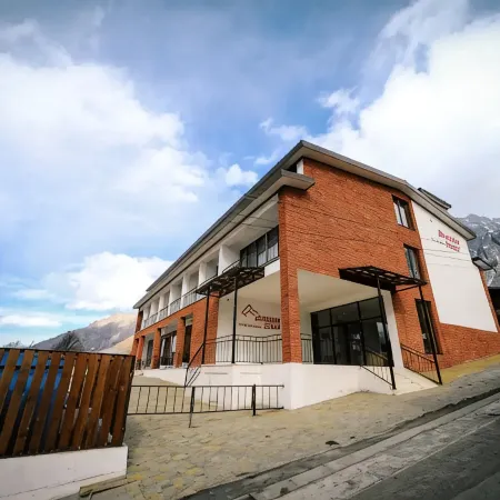 Mountain House Hotel & Restaurant