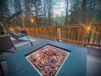 Secluded riverfront RV 7 Miles from Glacier National Park! - Homestays