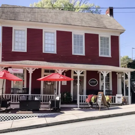 The Dahlonega Square Hotel & Villas