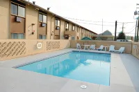 Days Inn by Wyndham Yakima - Swimmingpools