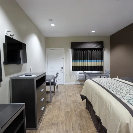 Scottish Inn & Suites Baytown
