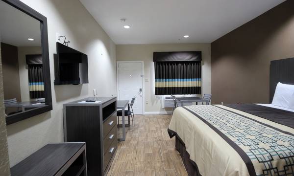 Scottish Inn & Suites Baytown