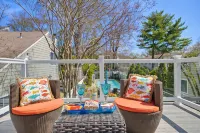 421 Irie: Simply Charming 2 Story COTTAGE!! Private Pool!! 1 Off Street Parking! - 5-Star