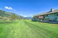 Big Sky Condo w/ Resort Amenities & Mountain Views - Parkering
