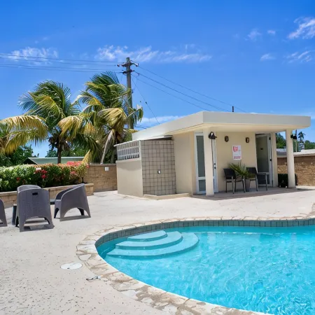 Casa Diez · Beachsteps Townhouse w/Pool- Seven Seas