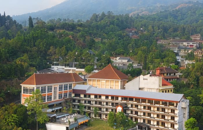 Royal Hotel and Convention Tretes