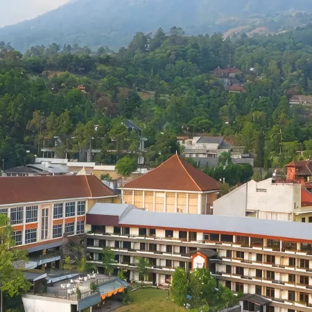 Royal Hotel and Convention Tretes