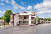 Super 8 by Wyndham Oklahoma/Frontier City Hotels near Hillwood Baptist Church