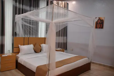 Chimpanzee Lodge