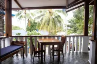 Rainbow Bay Beach & Dive Resort