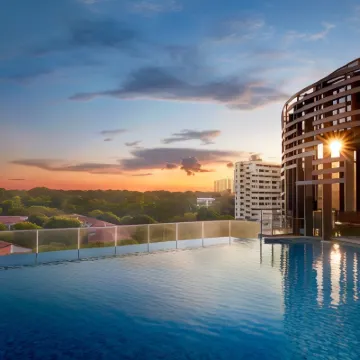 Momentus Hotel Alexandra Hotels near National University of Singapore