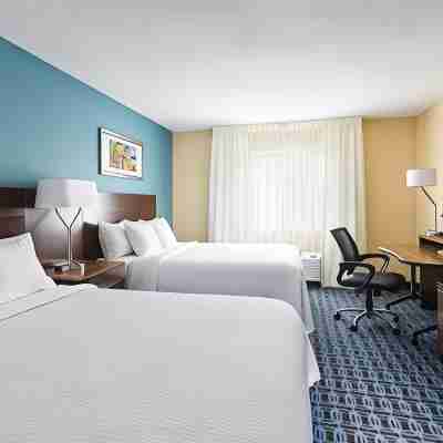 Fairfield Inn & Suites Holland Rooms