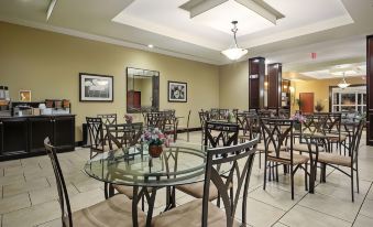 Days Inn & Suites by Wyndham New Iberia