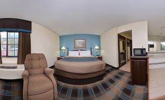 Econo Lodge Inn & Suites