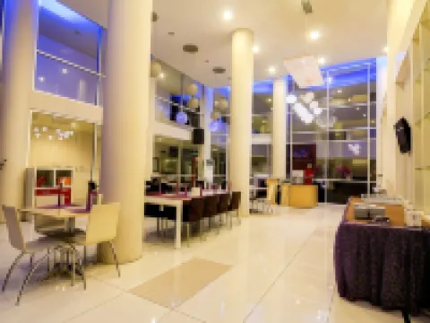 Royal Hotel n' Lounge Hotels in Jember