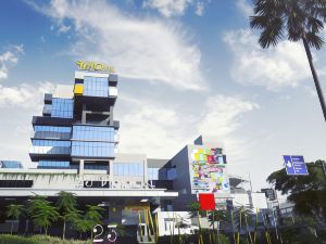 YELLO Hotel Paskal - Bandung