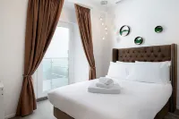 OYO Newquay Beach Hotel Hotels near Fistral Beach