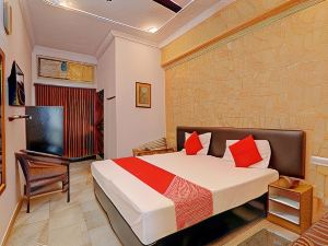 Hotel Anant by WB Inn