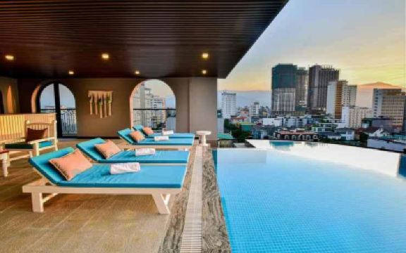 Outdoor Swimming Pool Hotel Del Luna Photo