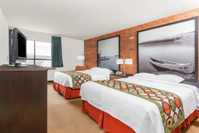 Super 8 by Wyndham Sudbury on