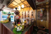 May House Karon Beach Hotel di 