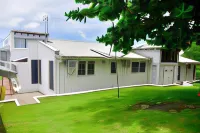 Morris Apartments Hotels near Bathsheba Beach