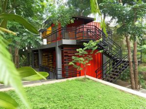 HAU Eco Lodges Citumang