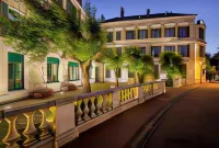 Hôtel de la Poste Hotels in Pommard