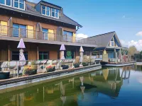 An der Metow - Ferienpark Hotels in der Nähe von Schifffahrt Salewski MS "Loreley" in Plau