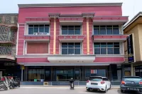 Urbanview Hotel Crystal Nagoya Batam by RedDoorz Hotels in Nagoya