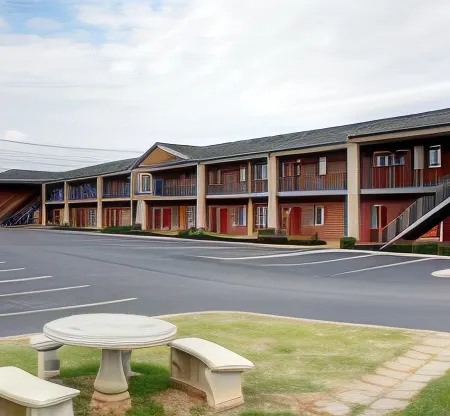 Luxbury Inn & Suites