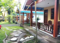 Tangkoko Macaca Resort فنادق في 