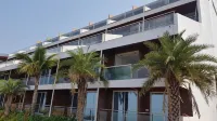 Seadeck Homestay - Ocean View
