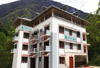 Pine Tree Munnar - خدمة نقل من وإلى المطار