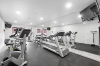 The Evergreen Hotel - Gym