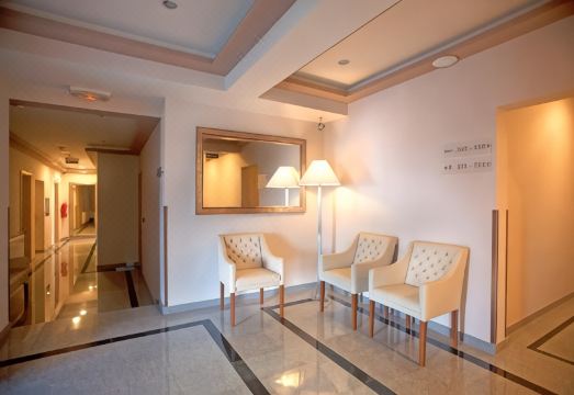 5. 호텔 칼립소 자..