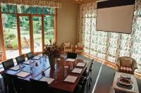 Treetops Lodge & Estate Hotels in Horohoro