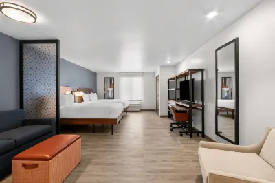 Everhome Suites Glendale Sports Entertainment District