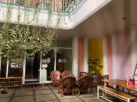 Mador Malang Dorm Hostel - Hostales