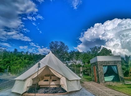 เดอะ เวส วิลเลจ เชียงดาว