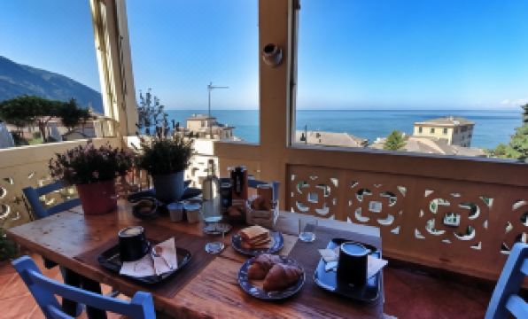 L'Andirivieni - Housity