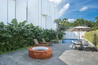 JW Naungan Coliving - 수영장