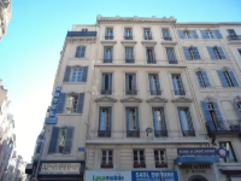 هوتل إيبيز ستايليز مارسيليه فو بورت Hotels near لا كانوبيار
