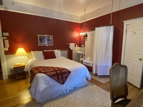 Royal Hotel Chilliwack
