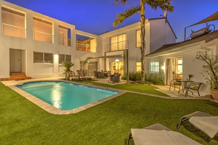 Morgen Guesthouse Somerset West Отели в г. Сомерсет-Уэст