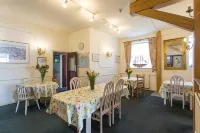 Oakwood Bed and Breakfast Heathrow Hotels in West Drayton