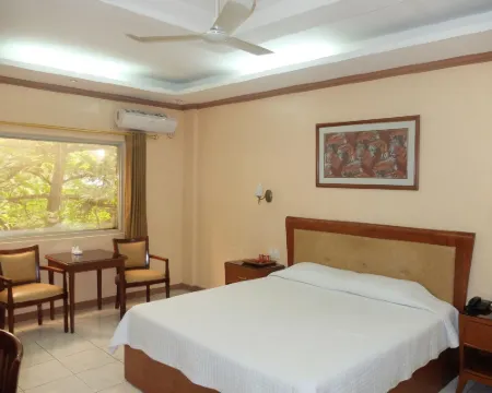 パシフィック ブリーズ ホテル アンド リゾート アンヘレスのホテル