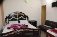 Hotel Five Star & Restaurant Hotels near Chena Market