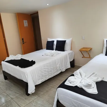 Hotel Ashly Loma Larga