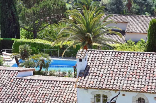 阿蘭洛卡餐廳酒店 鄰近Grotte de la Chèvre d’Or的酒店